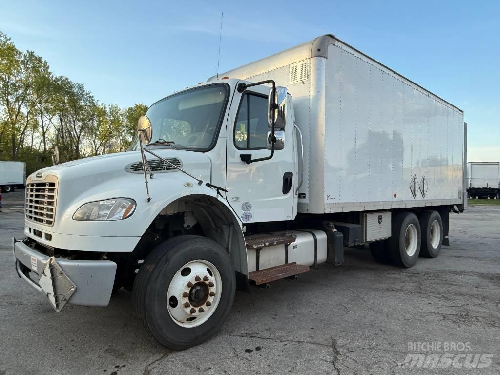 Freightliner M 106 Kapali kasa kamyonlar