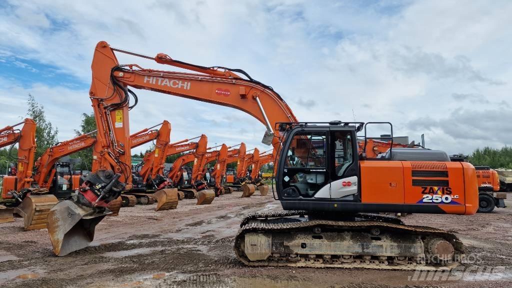 Hitachi ZX250LC-6 Paletli ekskavatörler