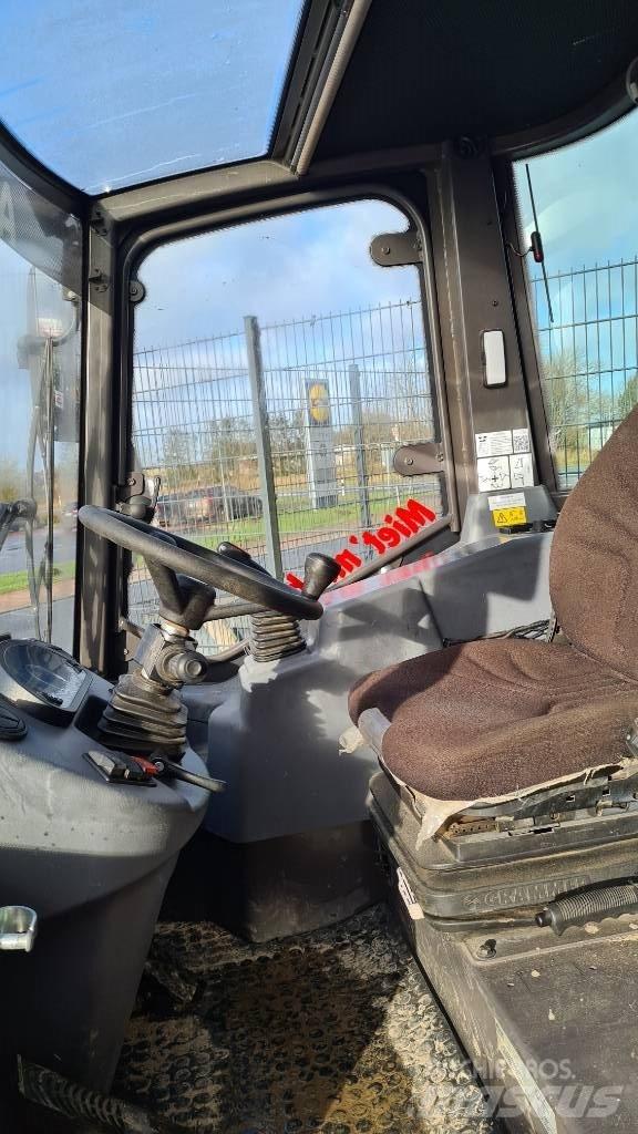 Mecalac AX 700 Tekerlekli yükleyiciler