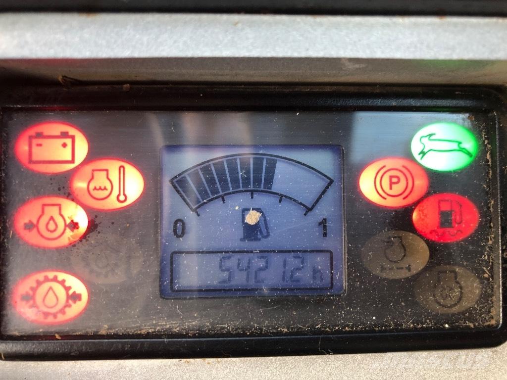 JCB 527-55 Tarimsal teleskopik yükleyiciler