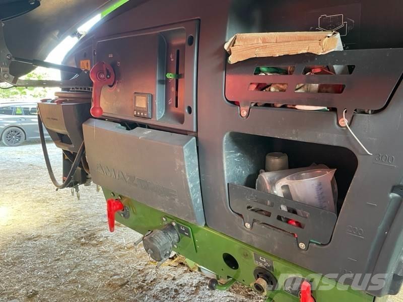 Amazone UX 4201 Çekilir pülverizatörler