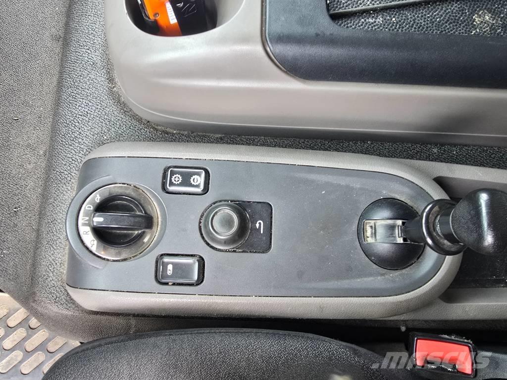 DAF LF210 Kapali kasa kamyonlar