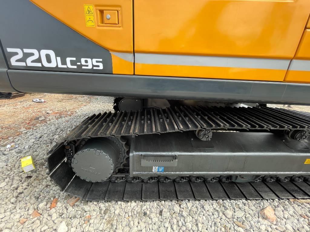 Hyundai 220 Paletli ekskavatörler