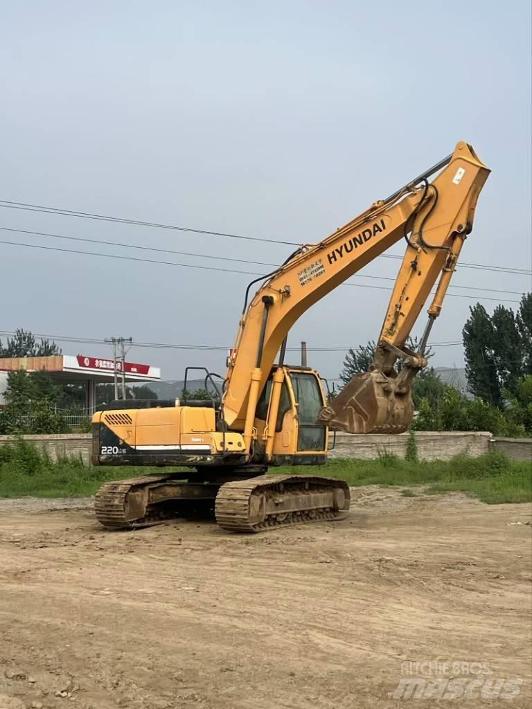 Hyundai R220-9S Paletli ekskavatörler
