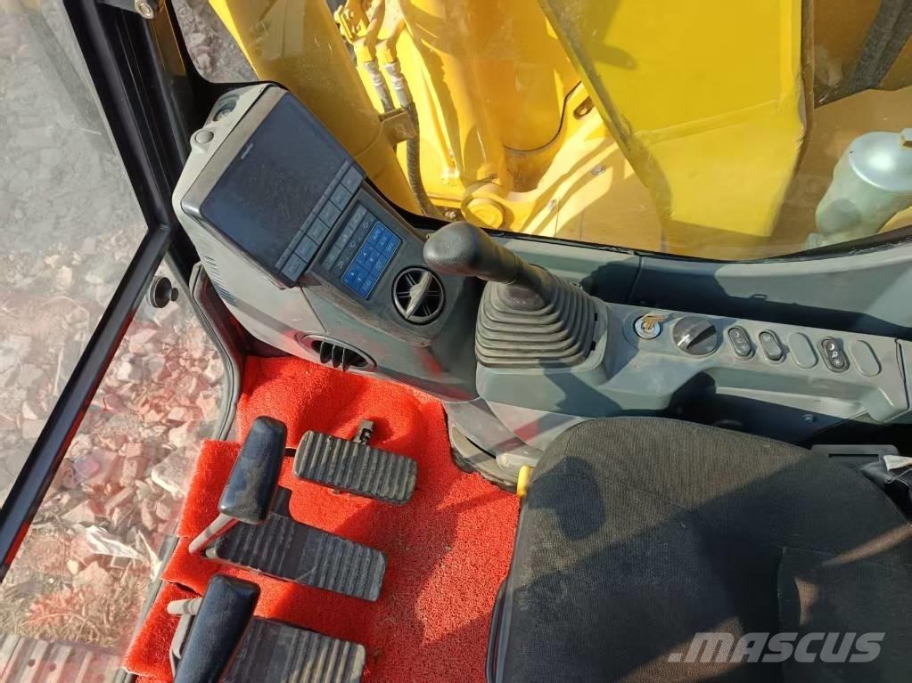 Komatsu PC 138 Paletli ekskavatörler