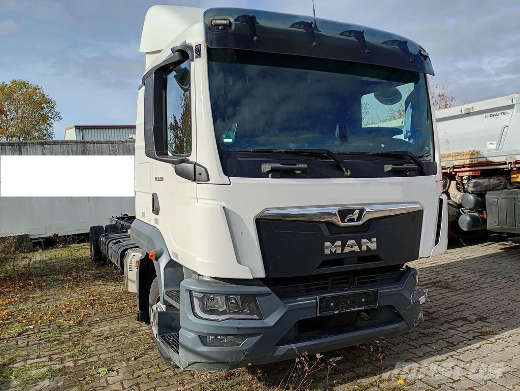MAN TGL 12.250 Çekiciler