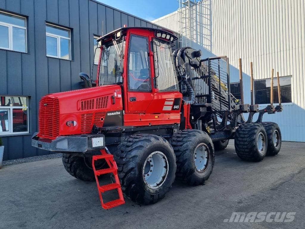 Komatsu 845 Tomruk yükleyici traktörler