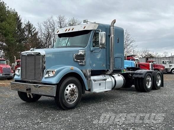 Freightliner 122SD Çekiciler