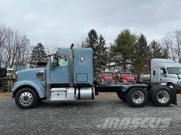 Freightliner 122SD Çekiciler
