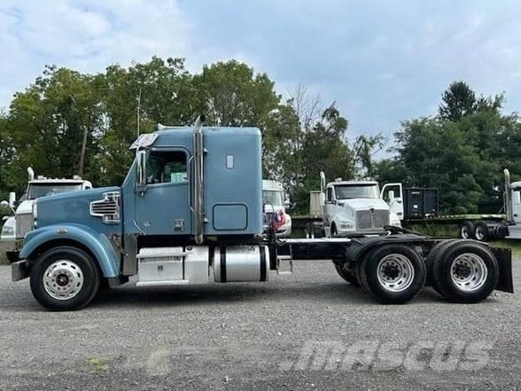 Freightliner 122SD Çekiciler