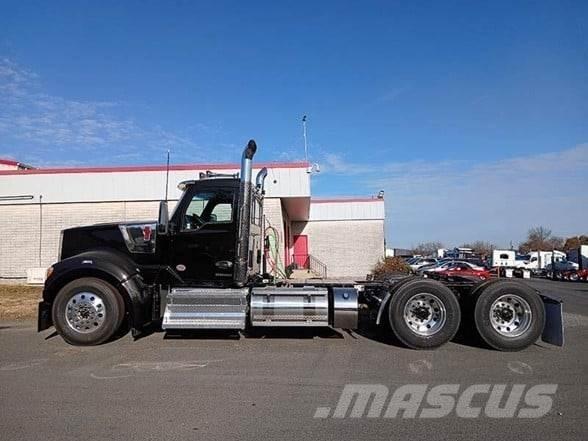 Kenworth W990 Çekiciler