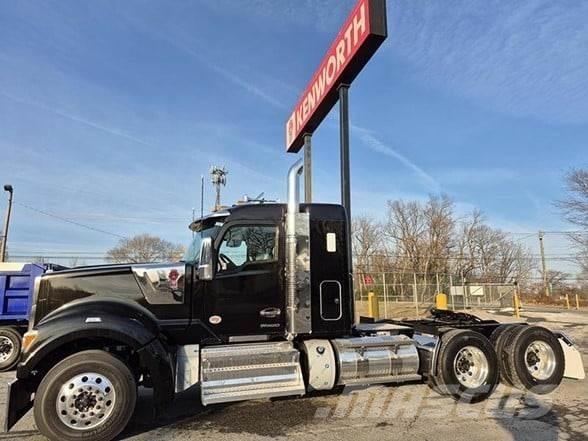 Kenworth W990 Çekiciler