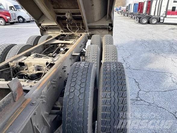 Mack GRANITE GU713 Damperli kamyonlar
