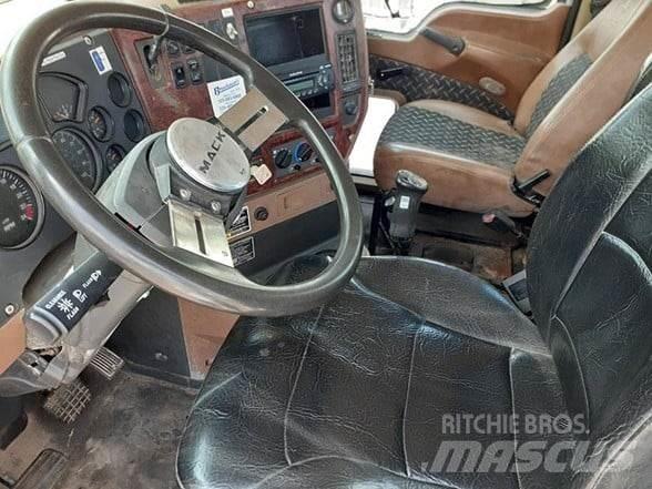 Mack GRANITE GU713 Çekiciler