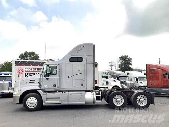 Mack PINNACLE CXU613 Çekiciler