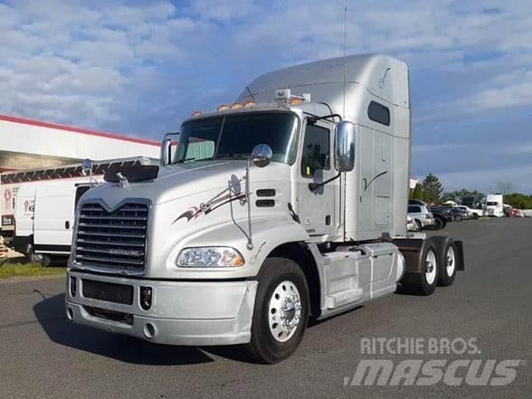 Mack PINNACLE CXU613 Çekiciler