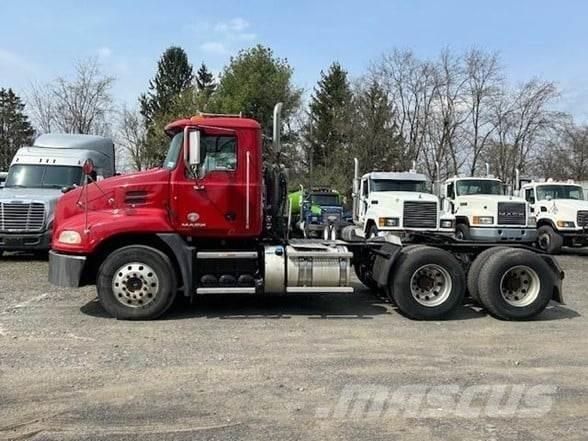 Mack PINNACLE CXU613 Çekiciler