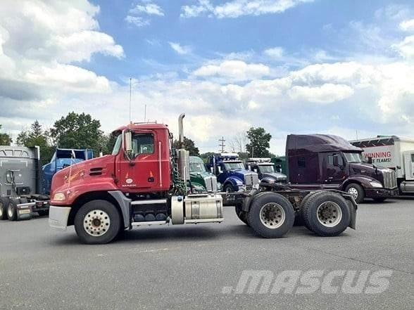 Mack PINNACLE CXU613 Çekiciler