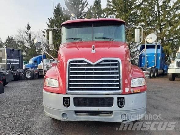 Mack PINNACLE CXU613 Çekiciler