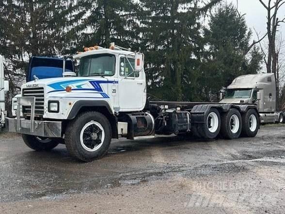 Mack RD690 Atik kamyonlari