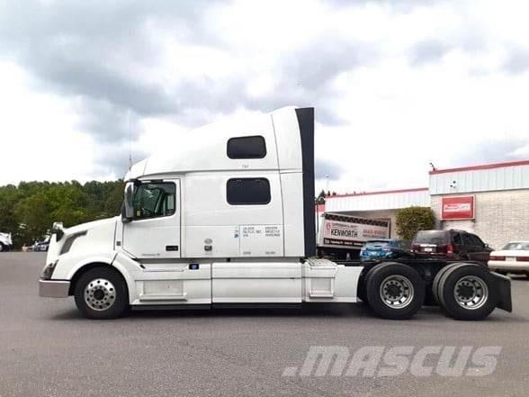 Volvo VNL64T780 Çekiciler