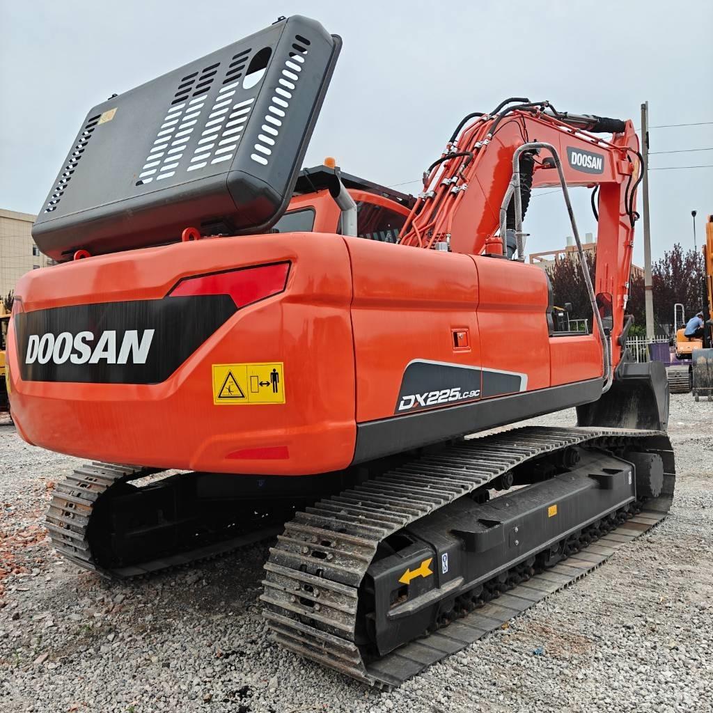 Doosan DX225LC-9C Paletli ekskavatörler