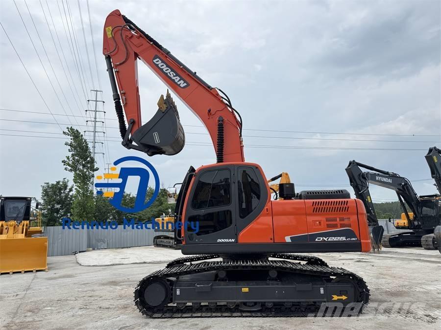 Doosan DX 225 LC-9C Paletli ekskavatörler