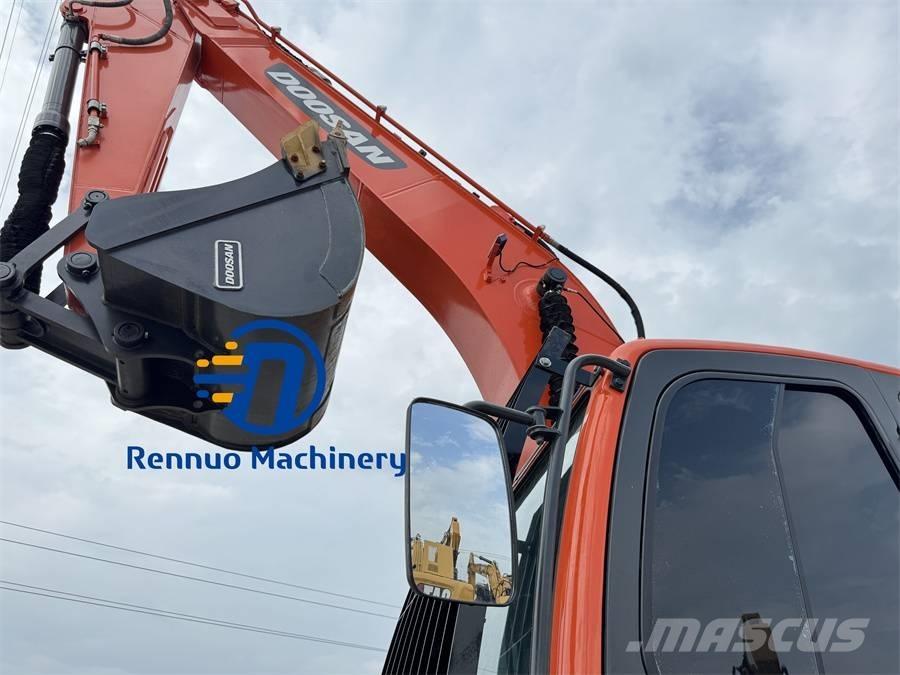 Doosan DX 225 LC-9C Paletli ekskavatörler