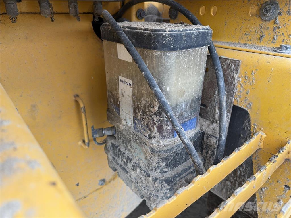 Volvo L120F Tekerlekli yükleyiciler