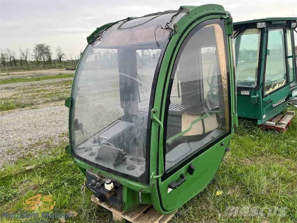 John Deere 1470E Kabin