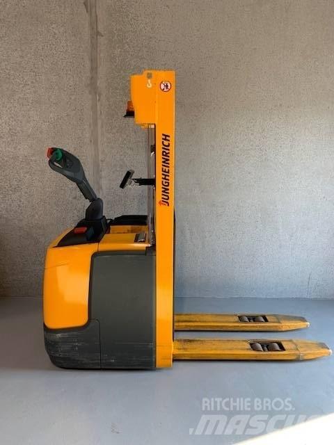 Jungheinrich ERC212 Yaya kumandali istif makinasi