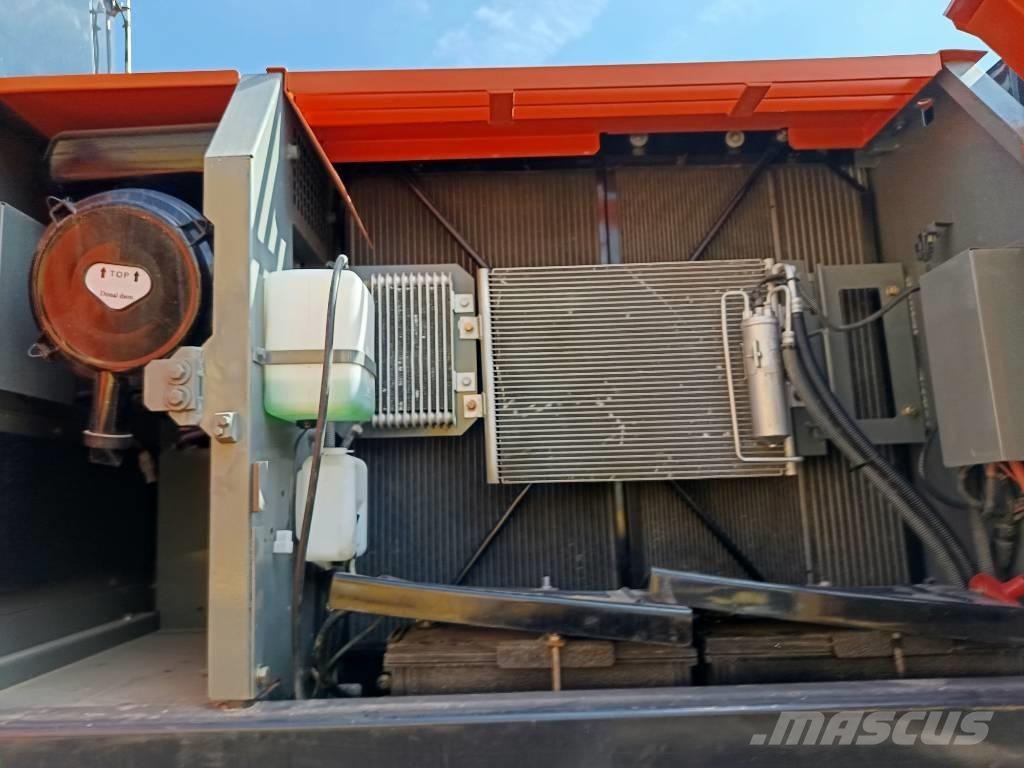 Hitachi ZX 200 Paletli ekskavatörler