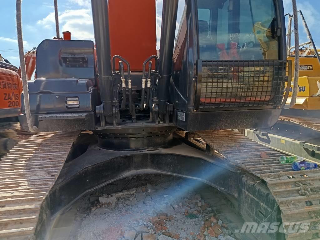 Hitachi ZX 200 Paletli ekskavatörler