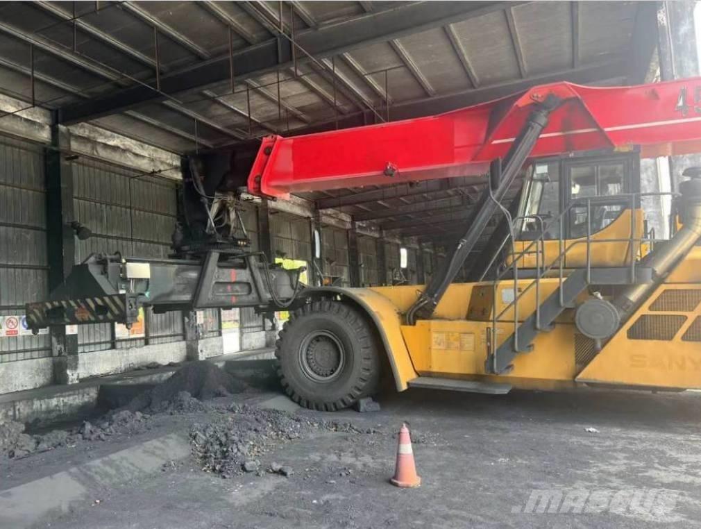Sany SRSC 45 V Konteyner istifleyiciler - reach stacker