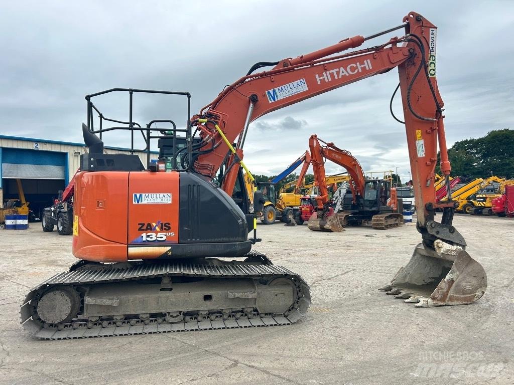 Hitachi ZX135 US-6 Paletli ekskavatörler