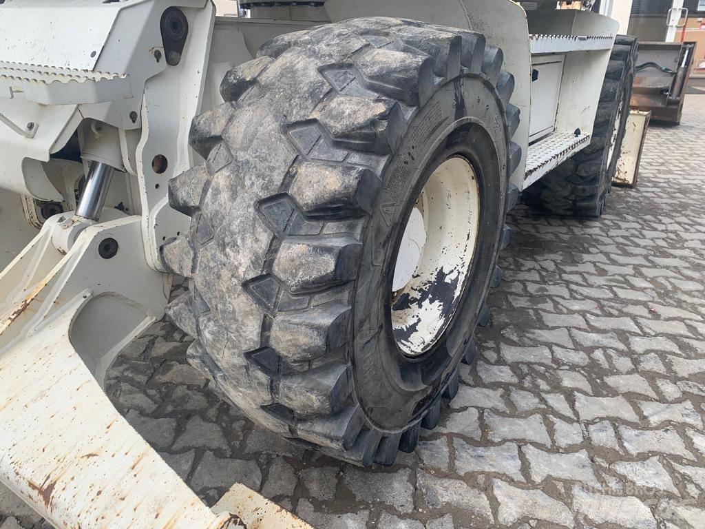Mecalac 714 MW Lastik tekerli ekskavatörler