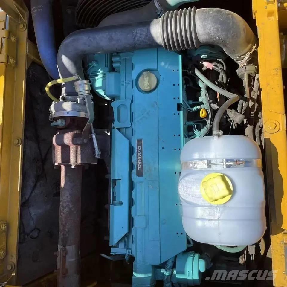 Volvo EC210B Paletli ekskavatörler