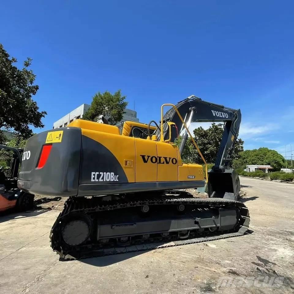 Volvo EC210B Paletli ekskavatörler