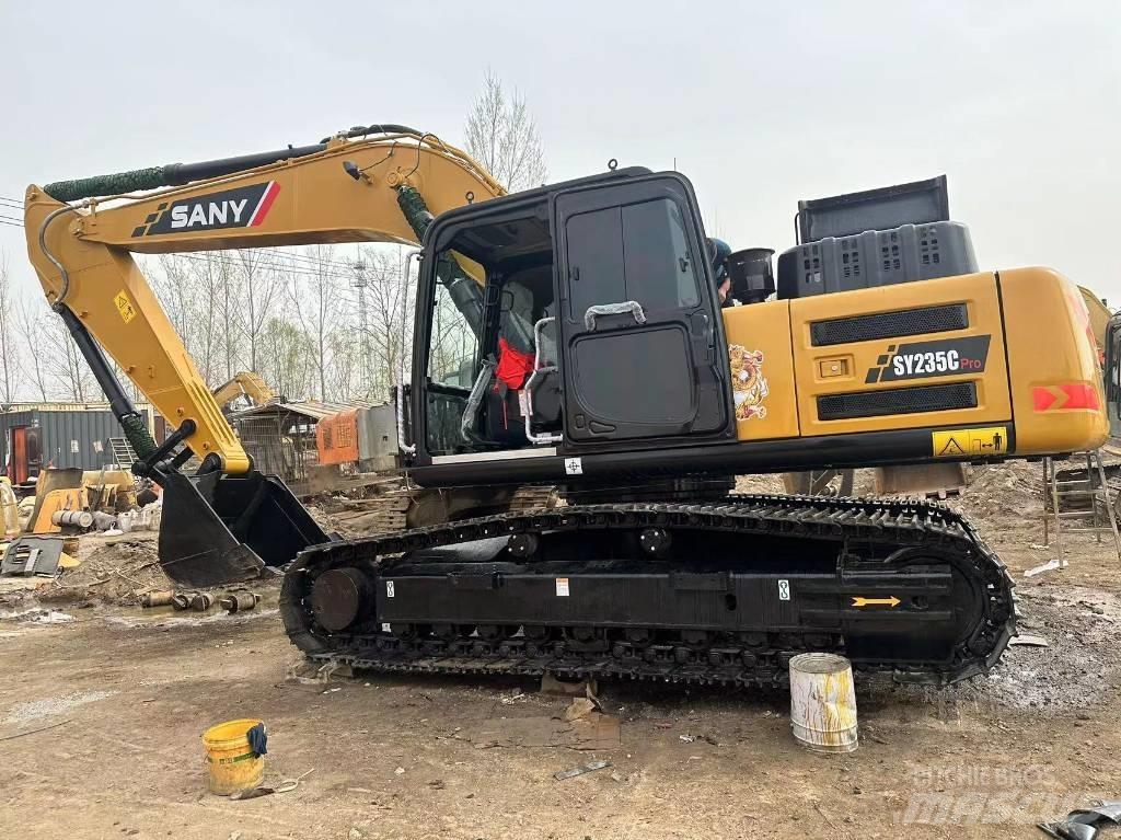 Sany SY 235 C Paletli ekskavatörler