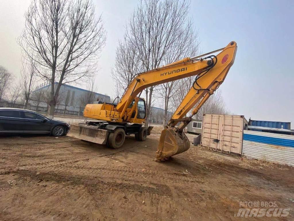 Hyundai R210WD Lastik tekerli ekskavatörler