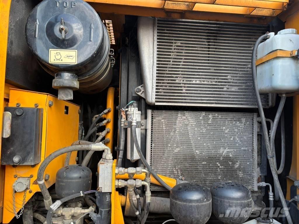 Hyundai 140W-7A Lastik tekerli ekskavatörler