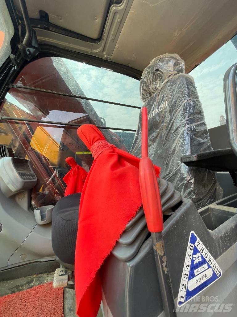 Hitachi ZX 200 Paletli ekskavatörler