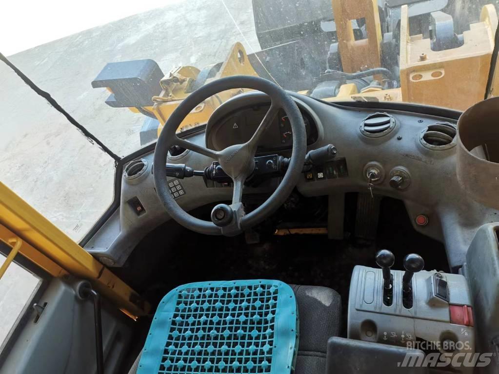 Volvo L 120 E Tekerlekli yükleyiciler