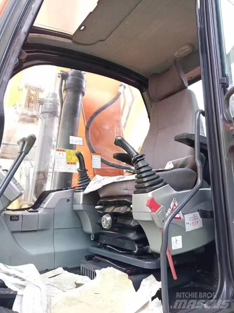 Doosan DX 225 LC Paletli ekskavatörler