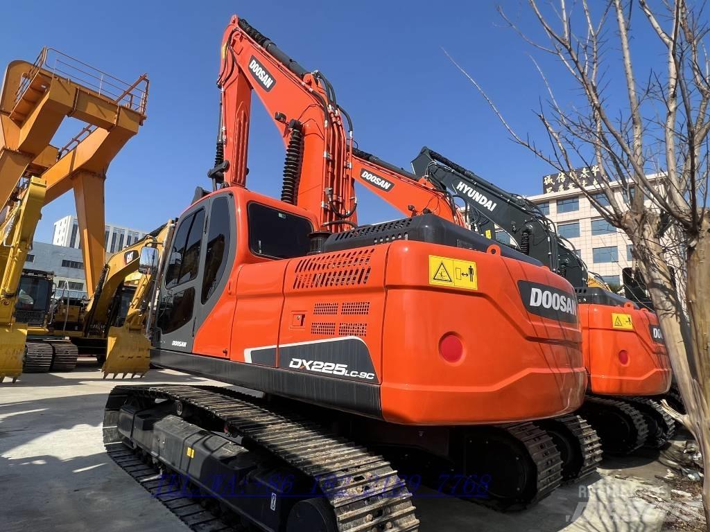 Doosan DX225 Paletli ekskavatörler