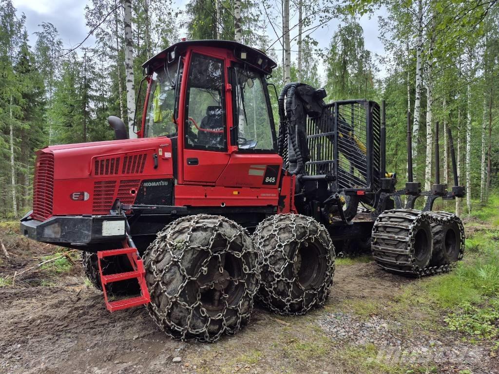 Komatsu 845 Tomruk yükleyici traktörler