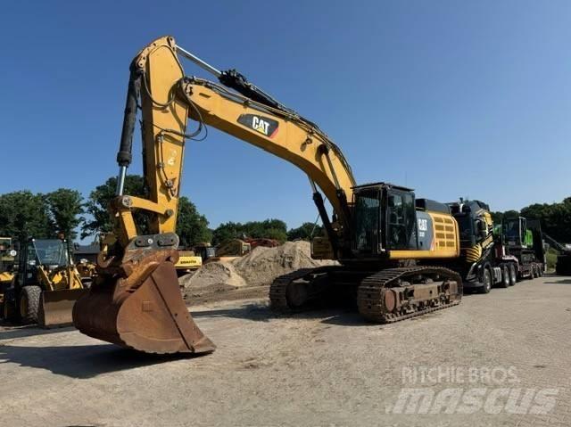 CAT 352 F Paletli ekskavatörler
