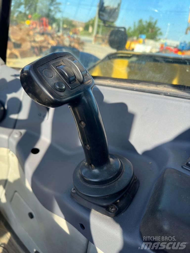 CAT TH407AG Tarimsal teleskopik yükleyiciler