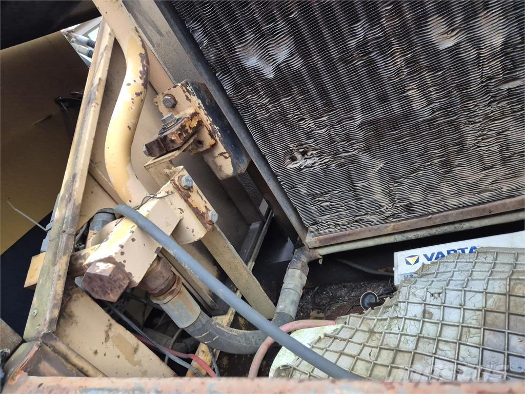 Komatsu PC180LC-3 Paletli ekskavatörler