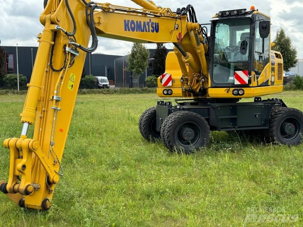 Komatsu PW180-11E0 Lastik tekerli ekskavatörler